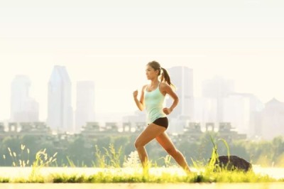 跑步跑的脚疼怎么办，如何消除跑步后的脚疼怎么放松肌肉