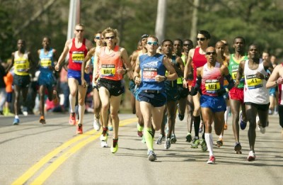 马拉松的技巧与正确姿势，跑马拉松全程的方法与呼吸技巧