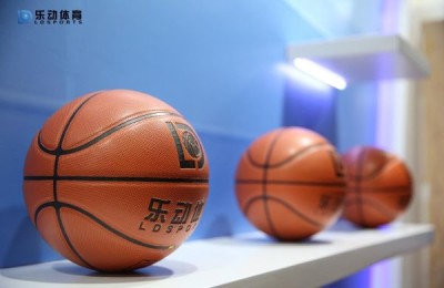 比赛篮球是什么材质，CBA的篮筐和NBA的篮筐材质有什么不同