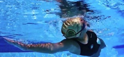 自由泳用什么呼吸，自由泳正确的呼吸方法是什么