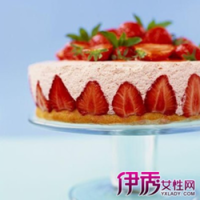 草莓慕斯蛋糕图片展示，几种做法让你眼前一亮