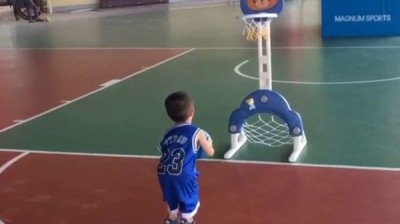 小孩学篮球买什么球比较好，幼儿园用几号篮球合适 给孩子挑选篮球注意事项