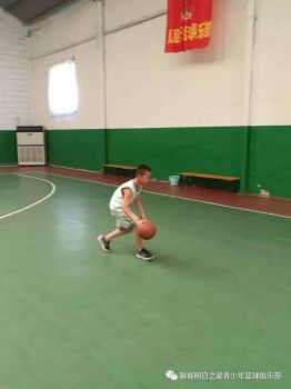 学篮球的十大好处和坏处是什么，打篮球对孩子的好处和坏处